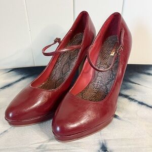 Michael Antonio Red Highheels. Size 10.